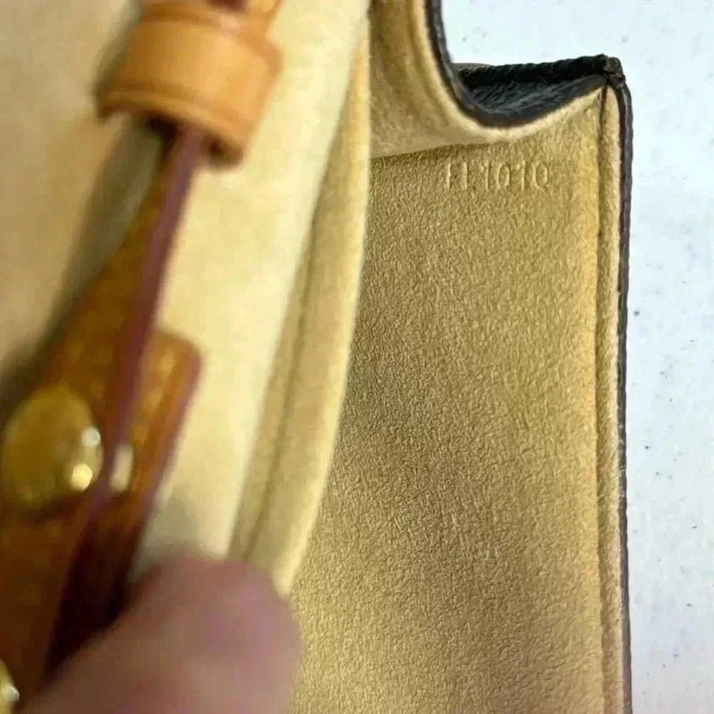 Louis Vuitton Pouchette Twin GM Authentic EUC LV Monogram Leather w/ dust bag - Picture 16 of 17